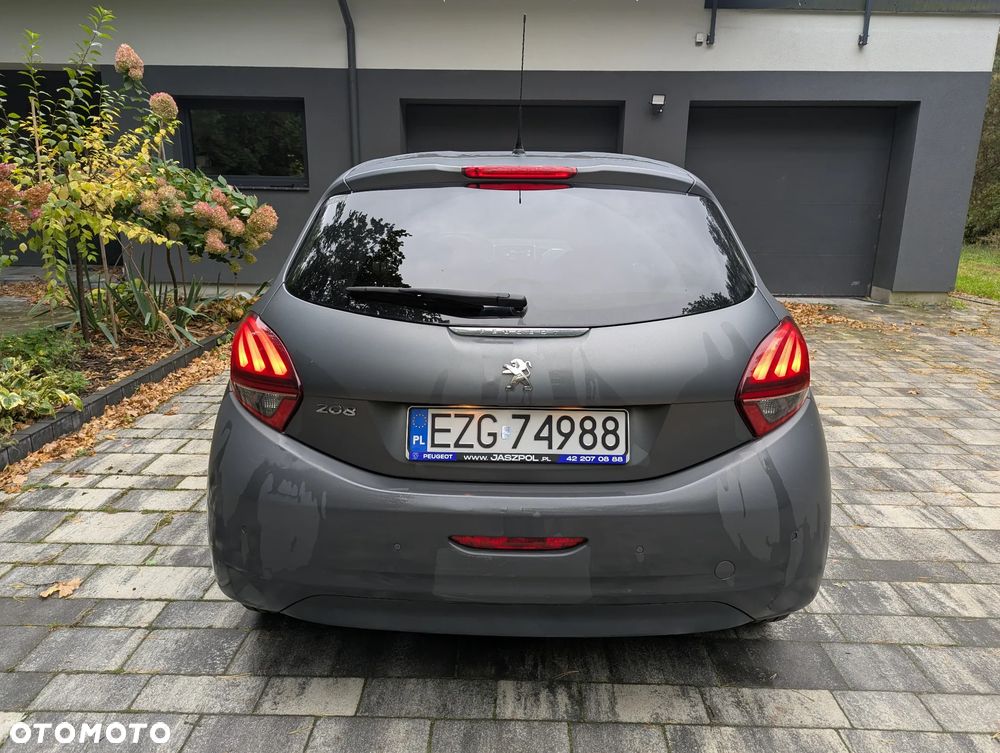 Peugeot 208 2015