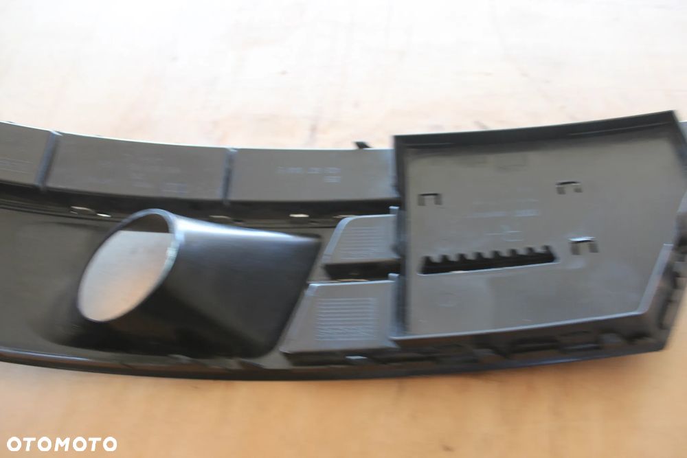 KRATKA ZDERZAKA PRAWA AUDI A7 C7 4G8807682J 2015 - 12