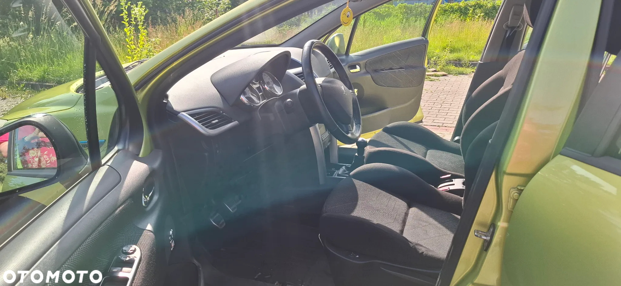 Peugeot 207 110 Sport - 11