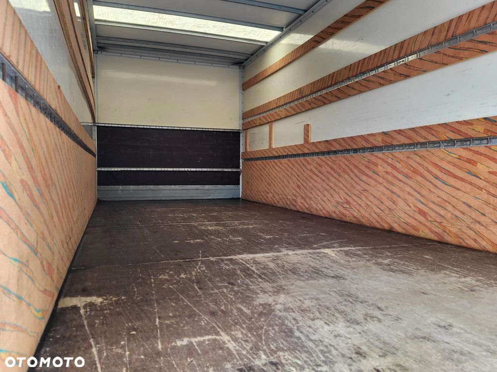 Mitsubishi Fuso Canter 7C18 Kontener + Winda Stan Bardzo Dobry - 10