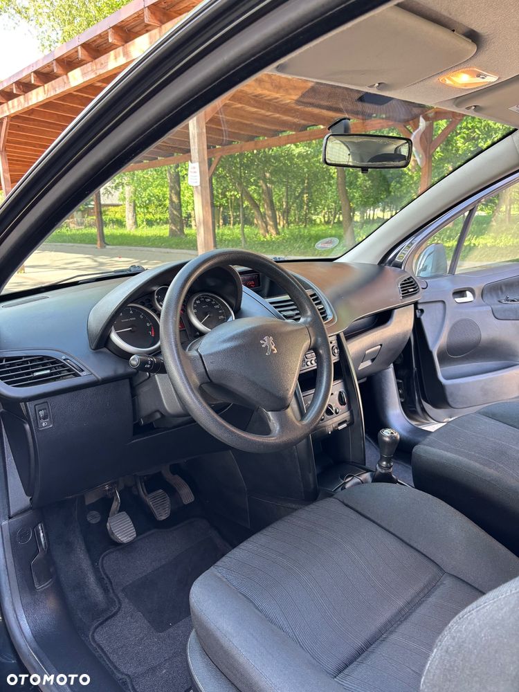 Peugeot 207 1.4 16V Presence - 18