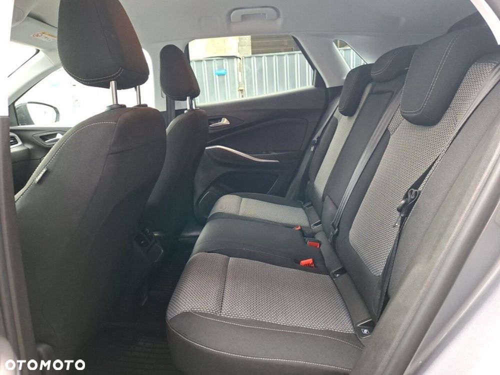 Opel Grandland 1.2 T Business Edition S&S - 10