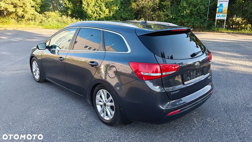 Kia Ceed - 11
