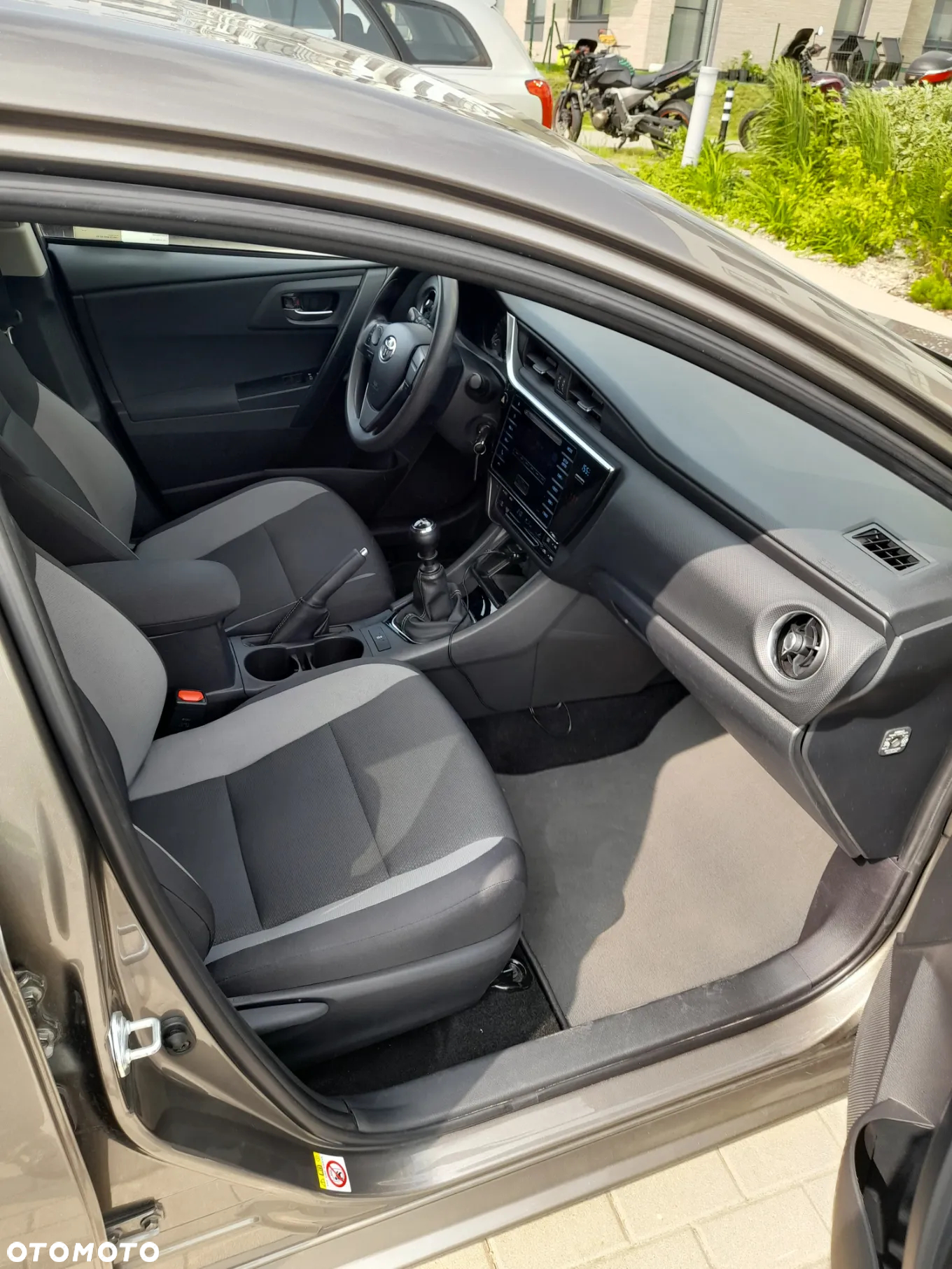 Toyota Auris 1.6 Active - 14
