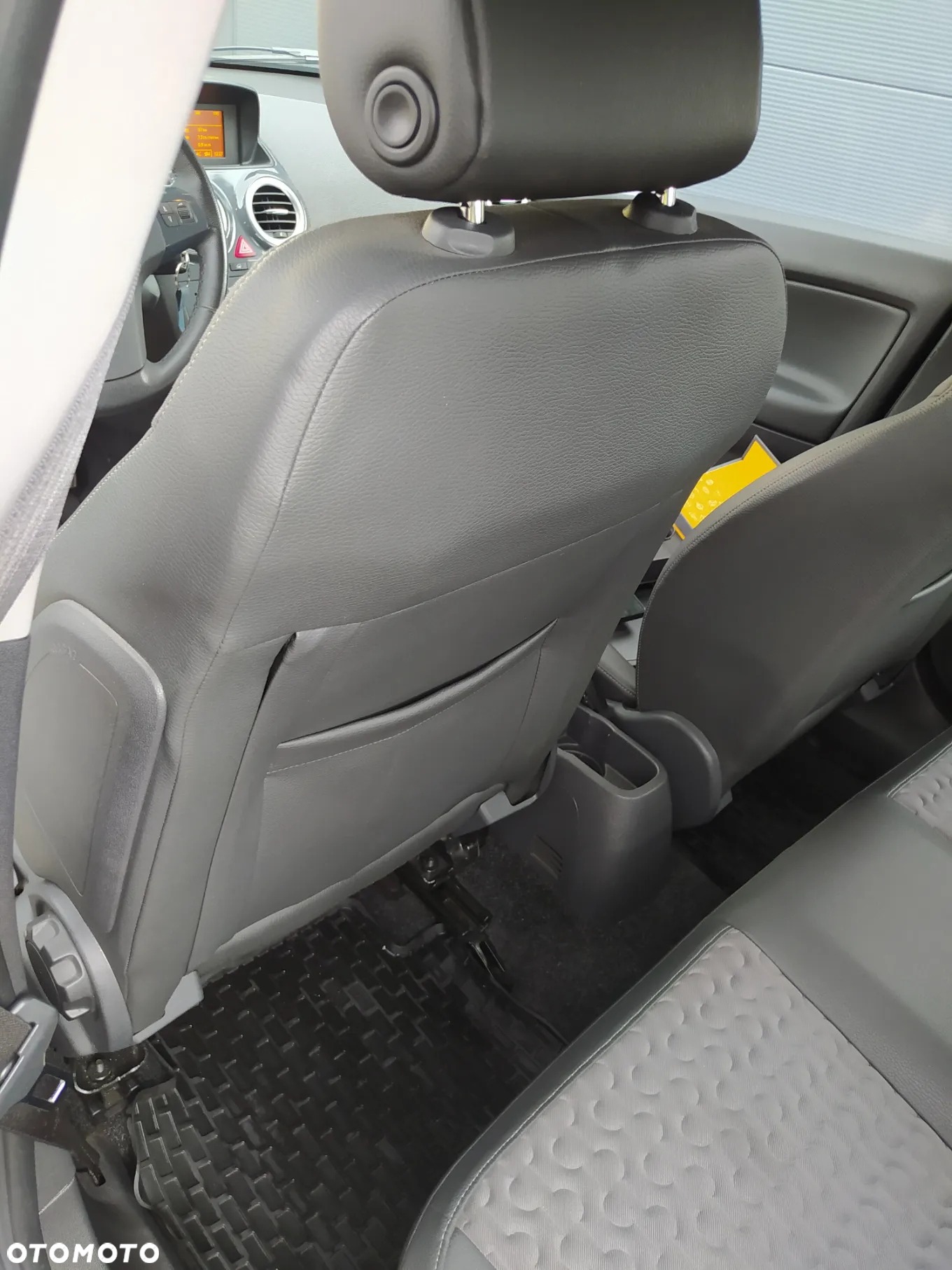 Opel Corsa 1.2 16V Cosmo - 10