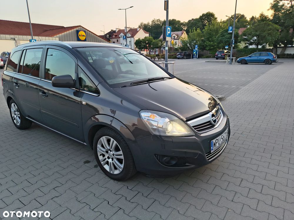 Opel Zafira 1.8 Cosmo EU5 - 3