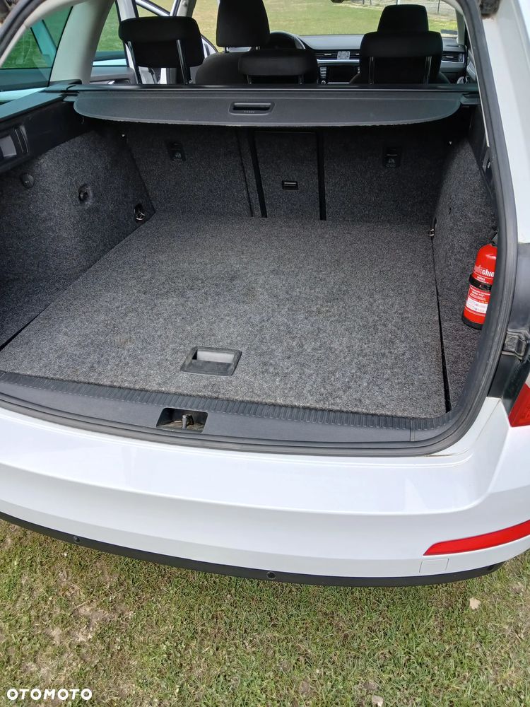 Skoda Octavia 2.0 TDI 4x4 Ambition DSG - 25