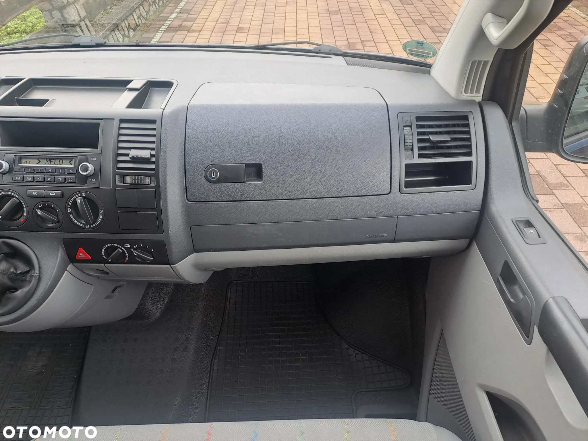 Volkswagen Transporter T5 TDI L2H1 - 17
