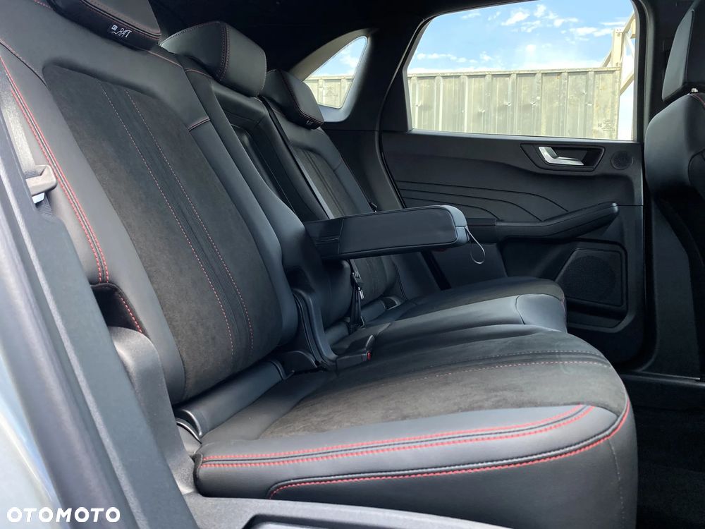 Ford Kuga 2.5 FHEV AWD ST-Line X eCVT - 28