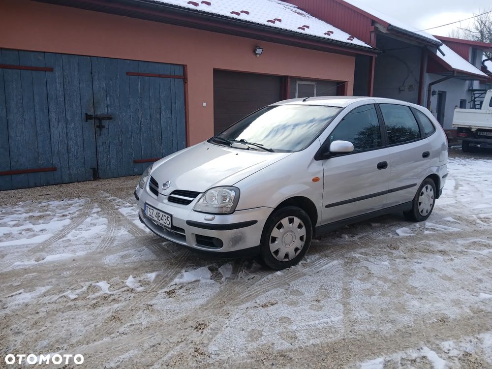 Nissan Almera Tino visia - 12