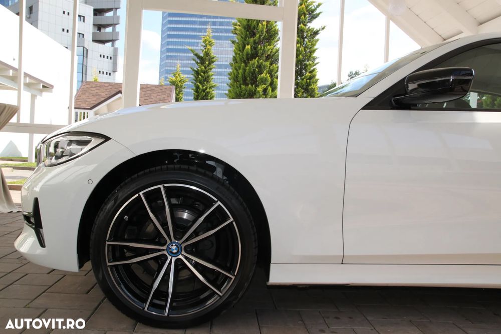 BMW Seria 3 320d xDrive AT Sport Line - 6