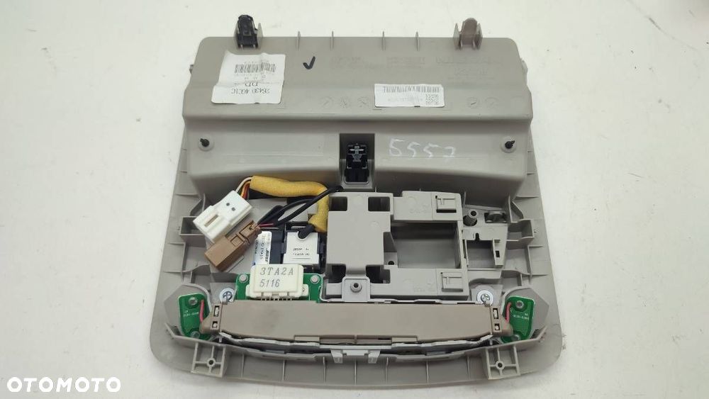 LAMPKA PODSUFITKI OŚWIETLENIE KABINY INFINITI Q50 - 2