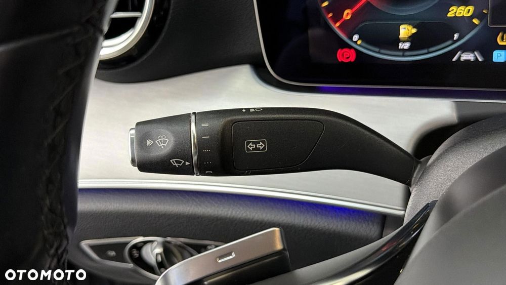 Mercedes-Benz Klasa E 220 d 4-Matic AMG/Avantgarde - 25