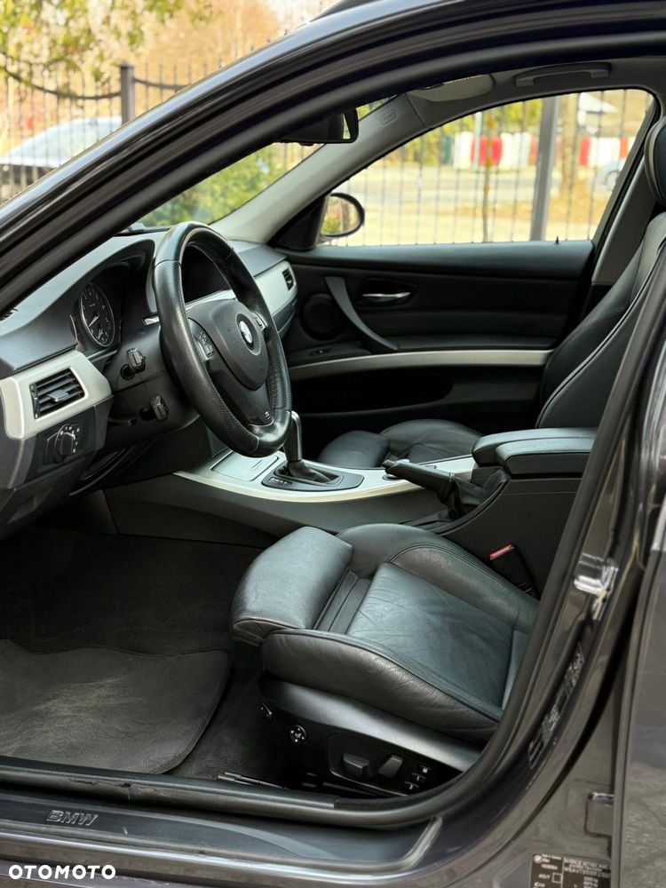 BMW Seria 3 330xi - 15