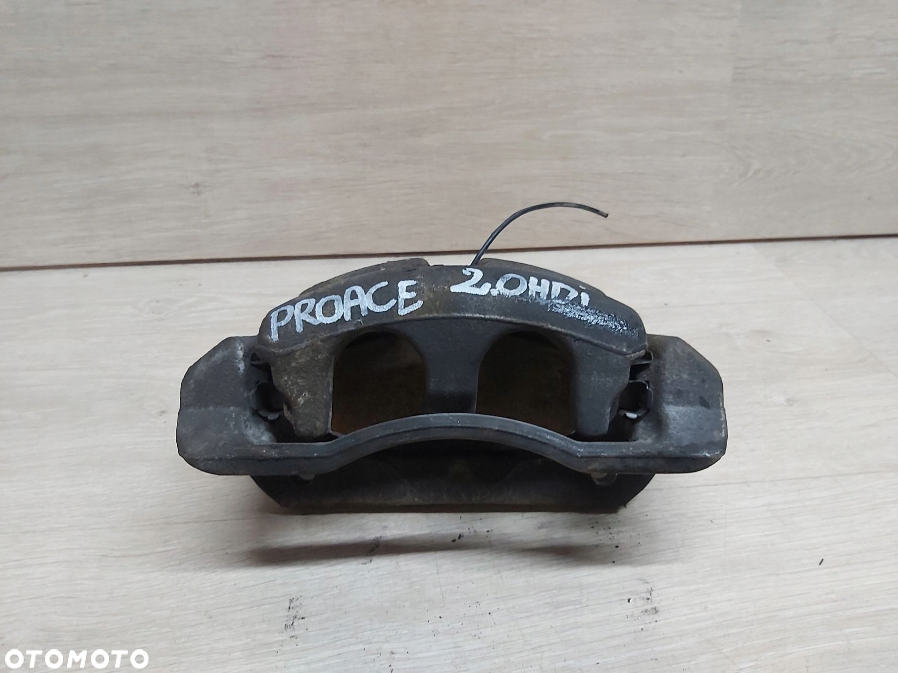Toyota Proace I Jumpy Expert Scudo II zacisk jarzmo lewy przód 2,0 hdi - 3