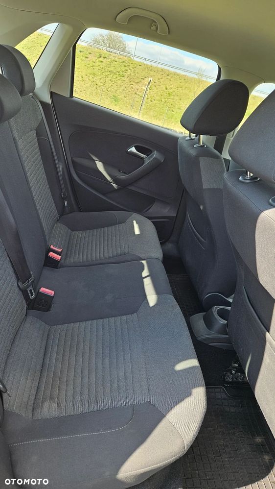 Volkswagen Polo 1.6 TDI DPF BlueMot Highline - 10