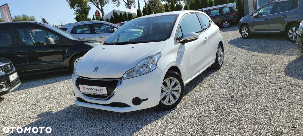 Peugeot 208 - 12