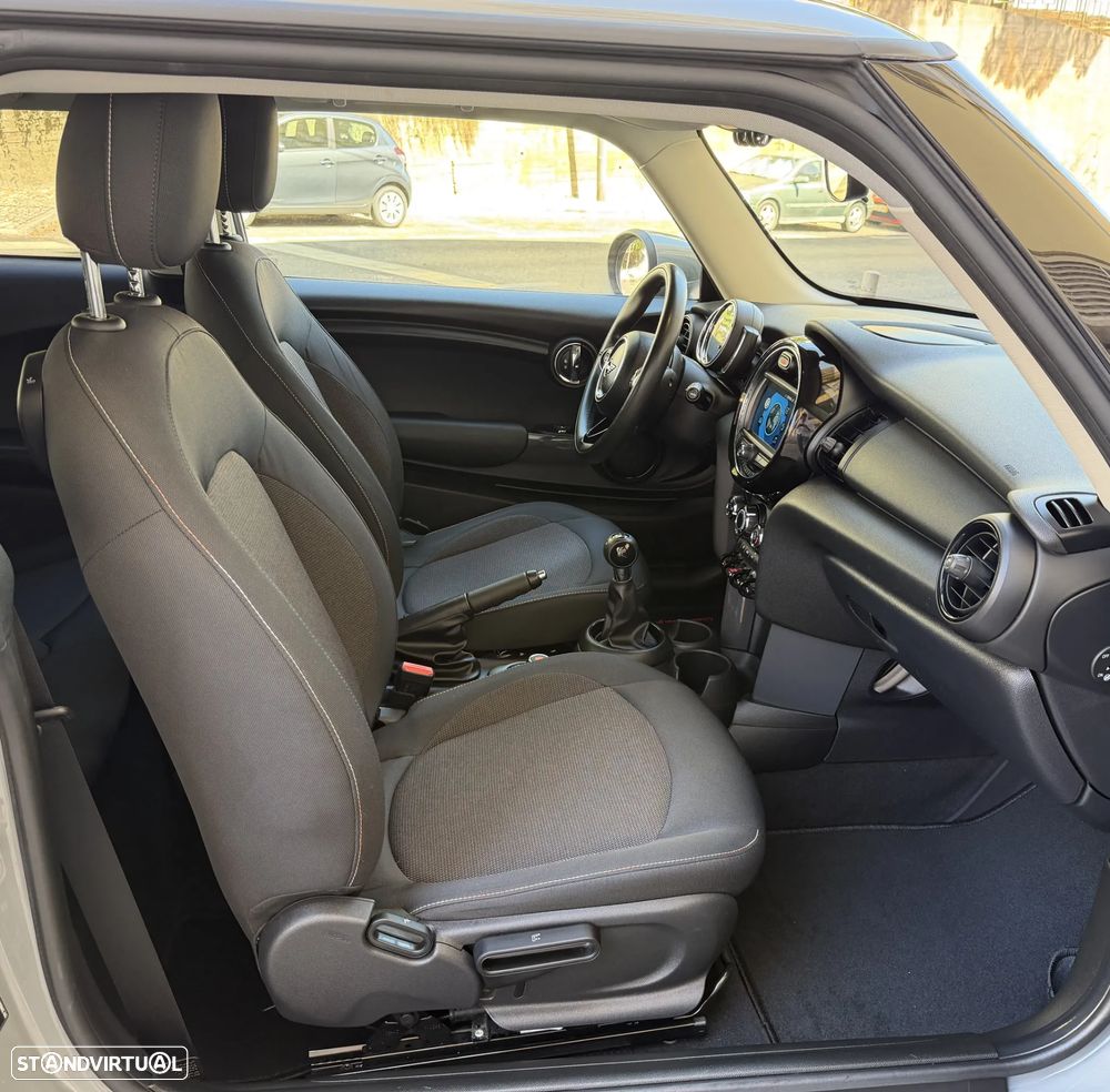 MINI 3 Portas One - 19