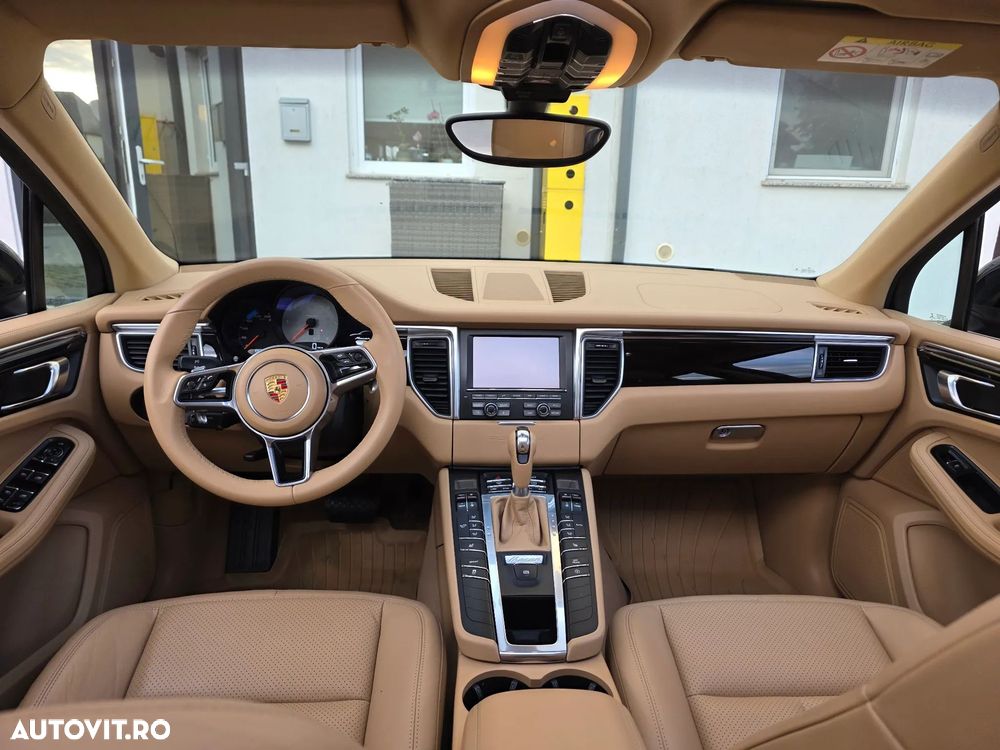 Porsche Macan - 11