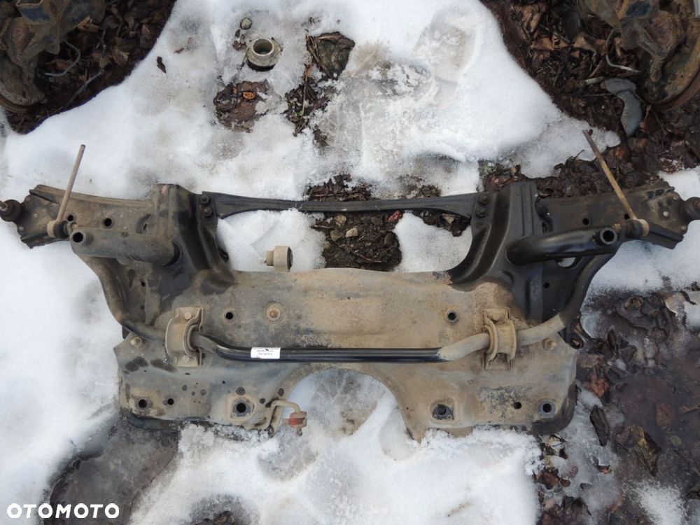 Belka zawieszenia przód Fiat  Doblo XL '14 1,6 Multijet - 1