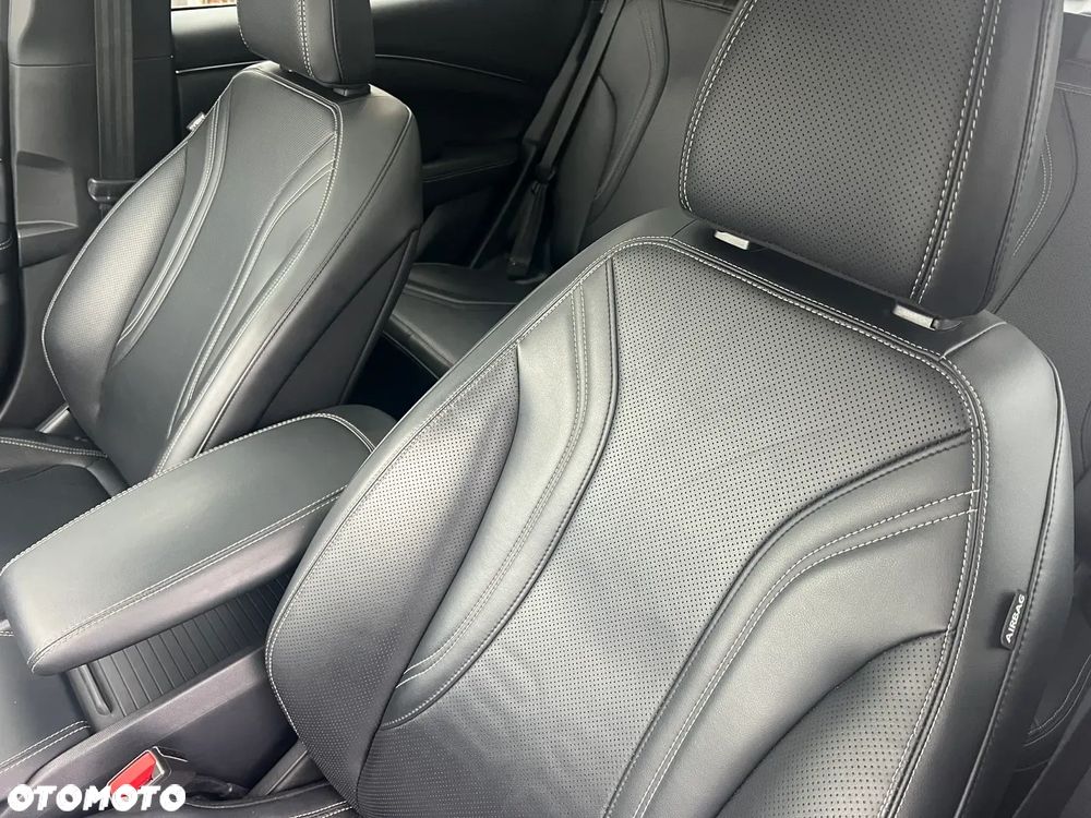 Ford Mustang Mach-E AWD - 16