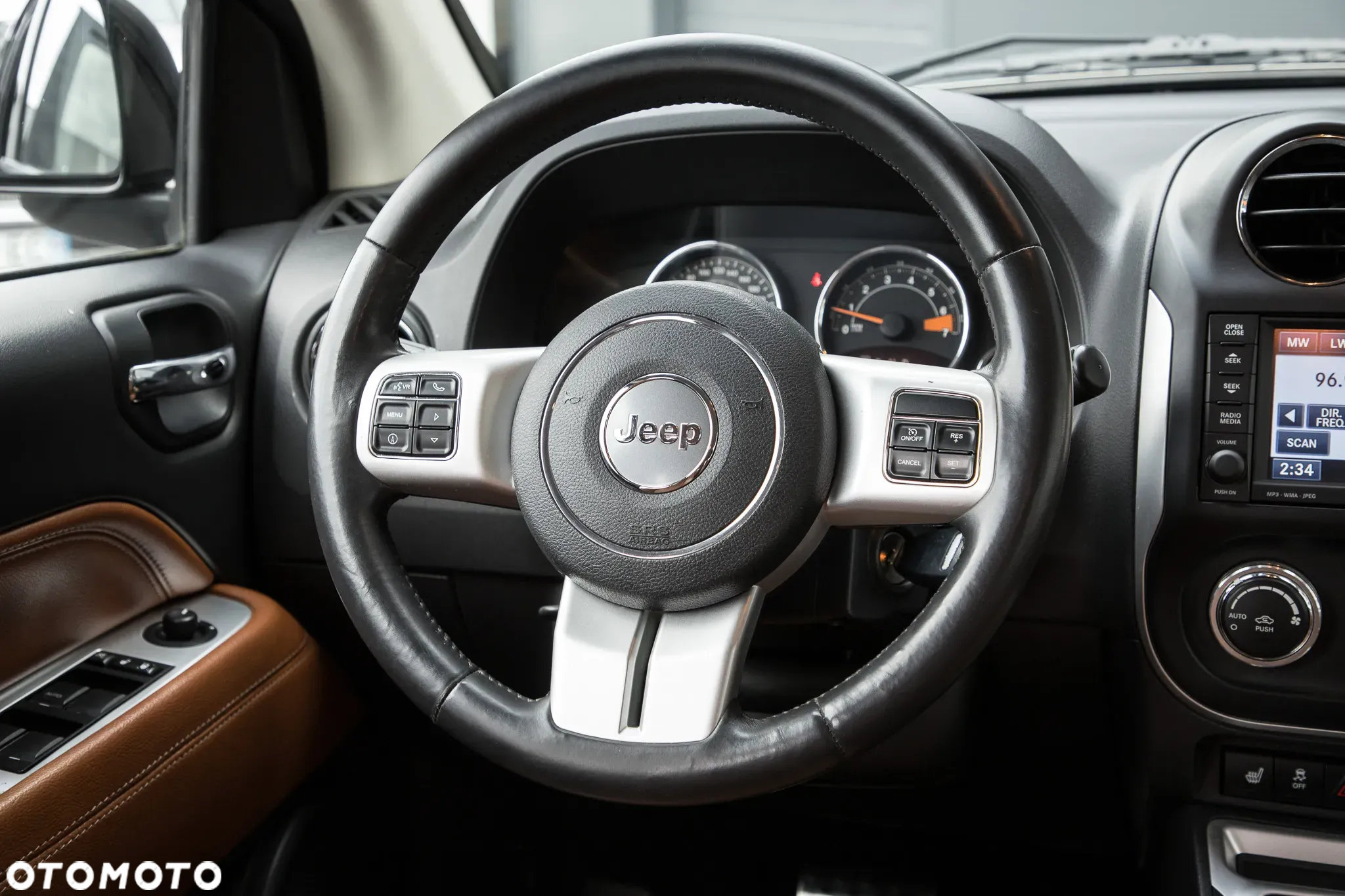 Jeep Compass - 27