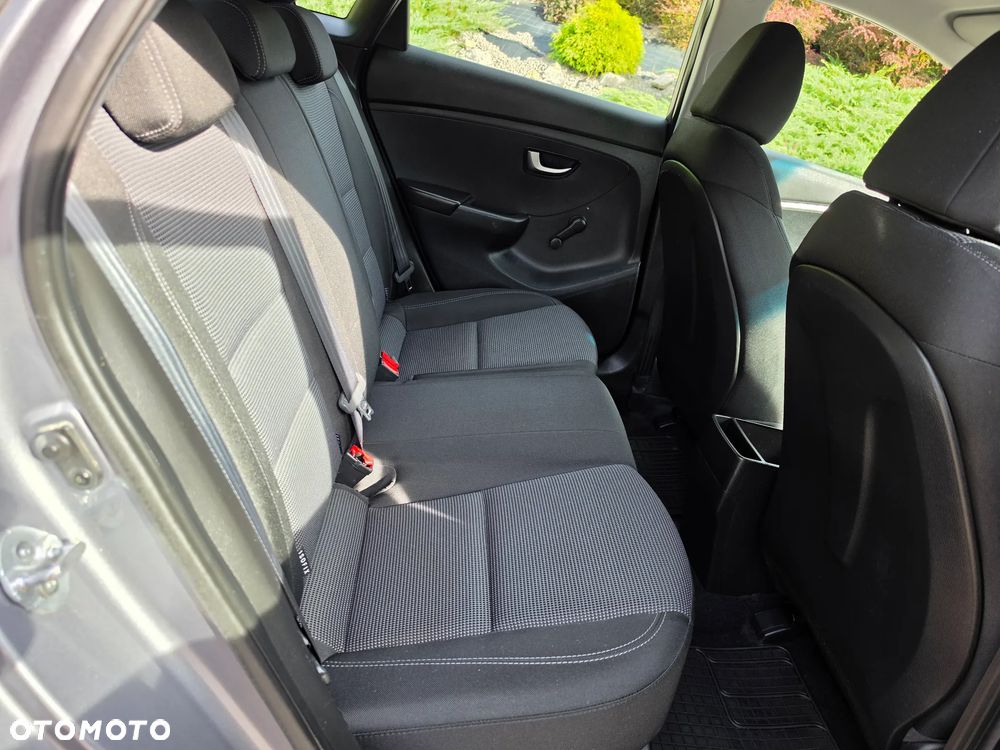 Hyundai i30 blue 1.4 Classic - 10