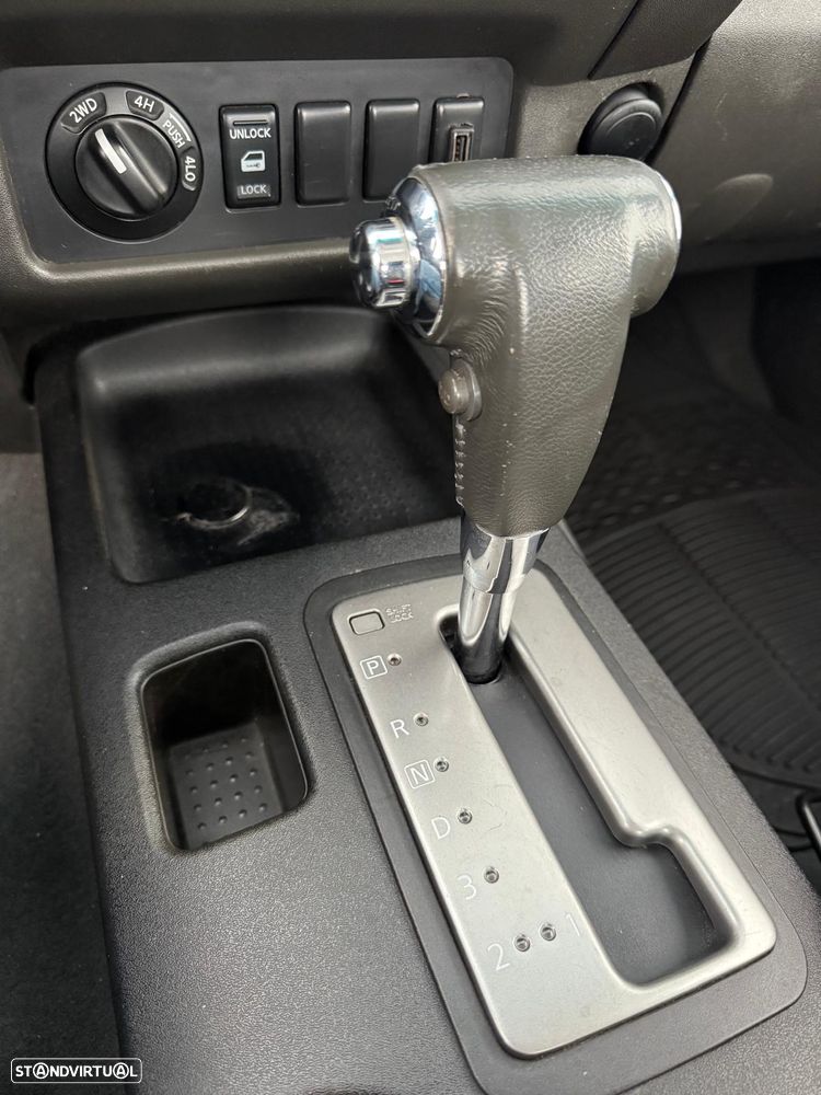 Nissan Navara 2.5 dCi CD SE AT - 22