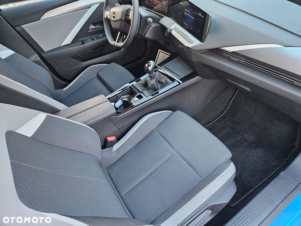 Opel Astra 1.2 Turbo Business Edition - 14