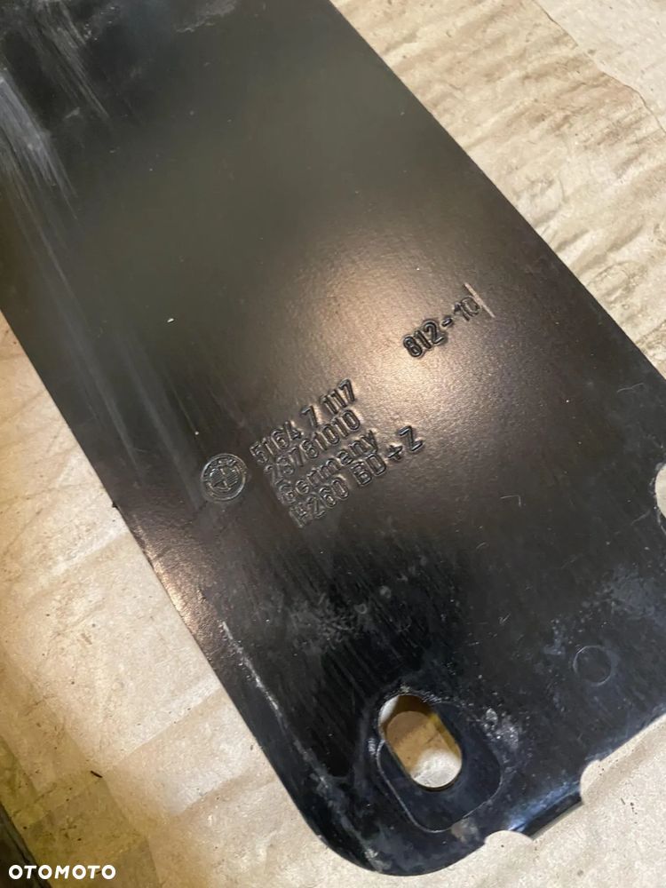 Uchwyt mocowanie chłodnicy lewe 7117811 BMW E90 lift OE - 2