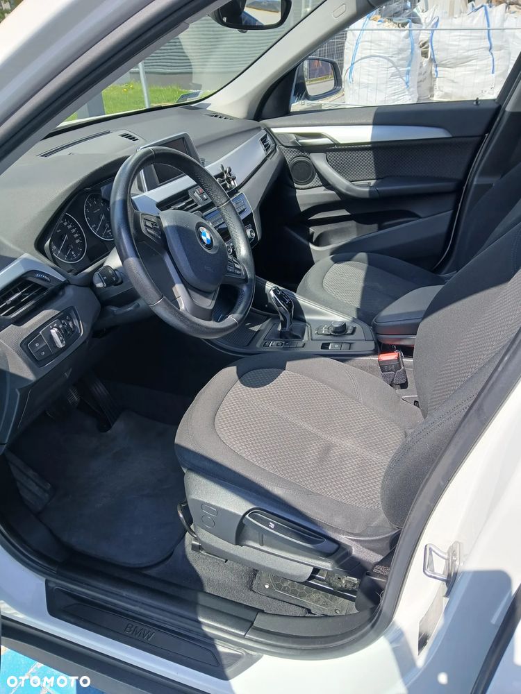 BMW X1 sDrive18i - 16