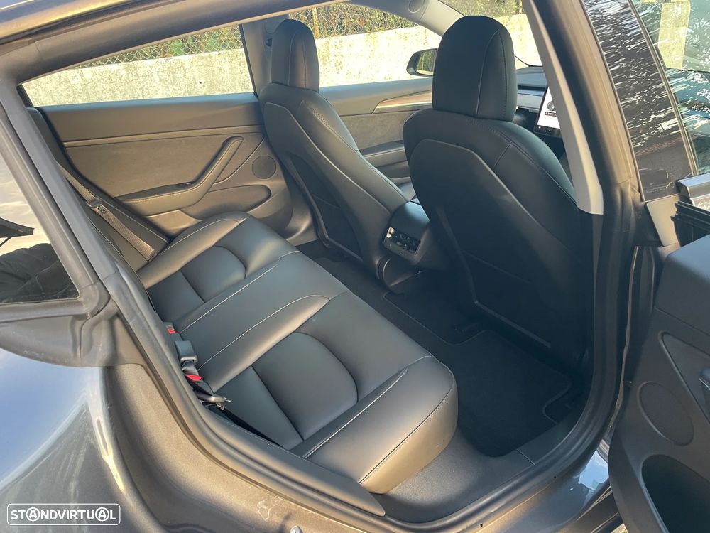 Tesla Model 3 RWD - 24