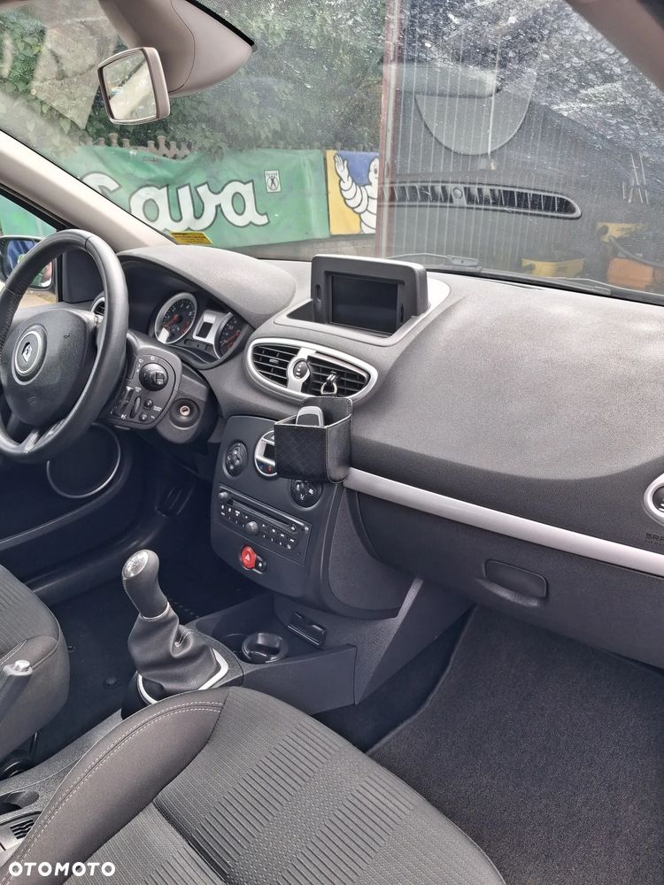 Renault Clio - 14