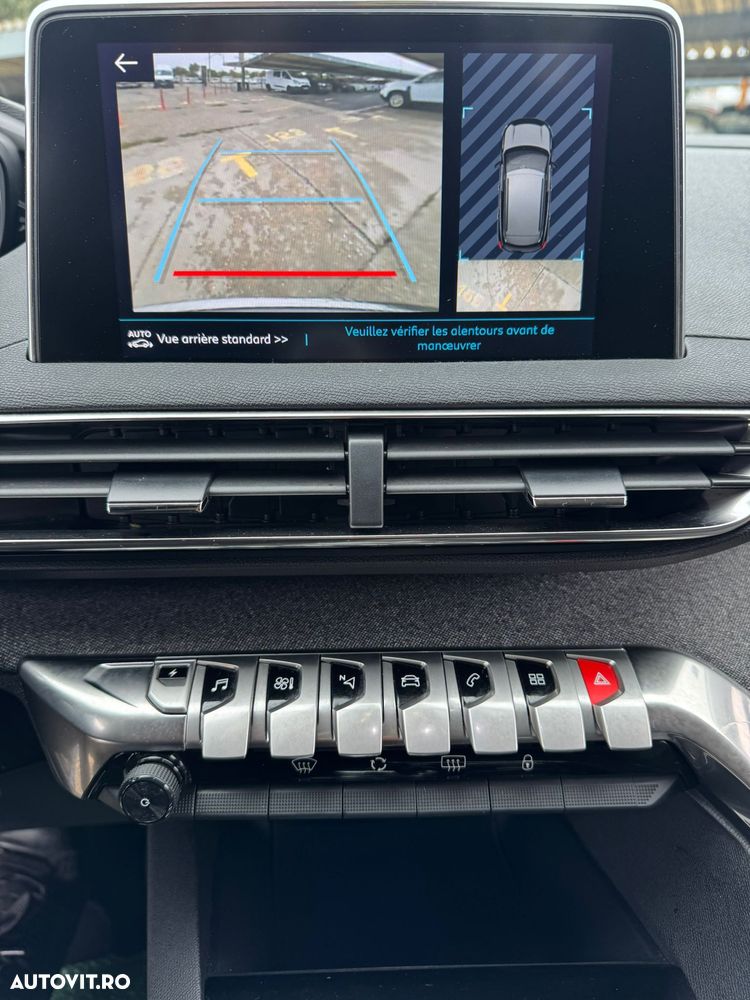 Peugeot 3008 225 e-EAT8 Allure Pack - 29