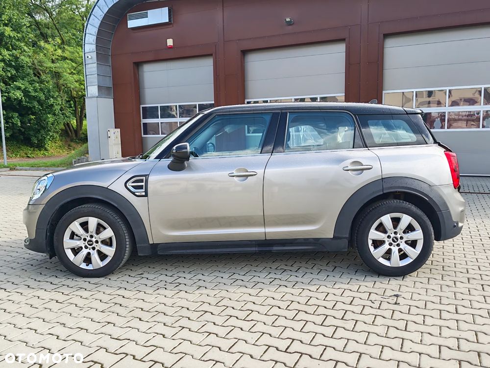 MINI Countryman Cooper Essential Trim - 11