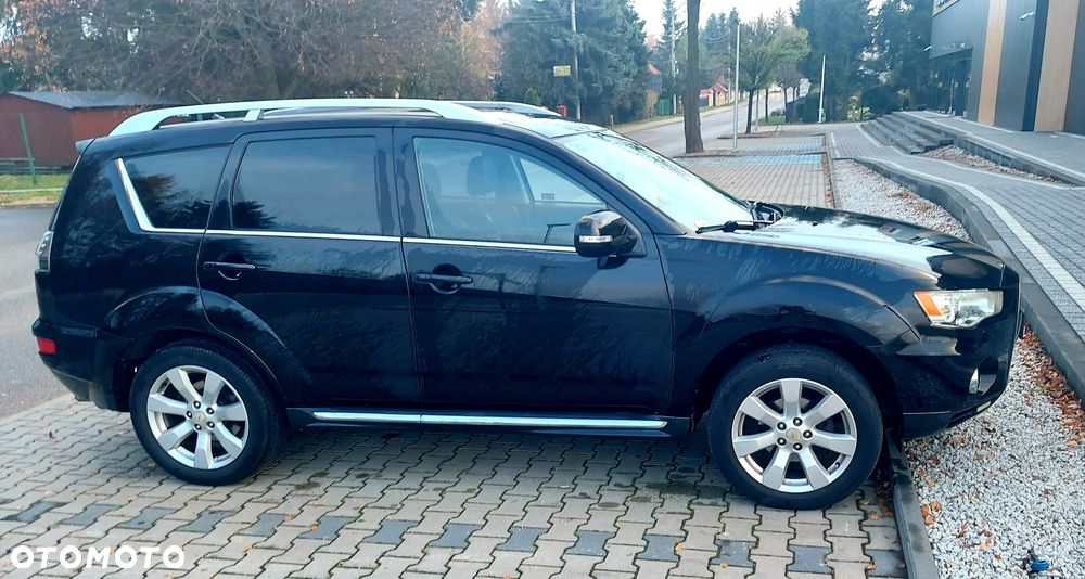 Mitsubishi Outlander 2.0 DID Intense + - 3