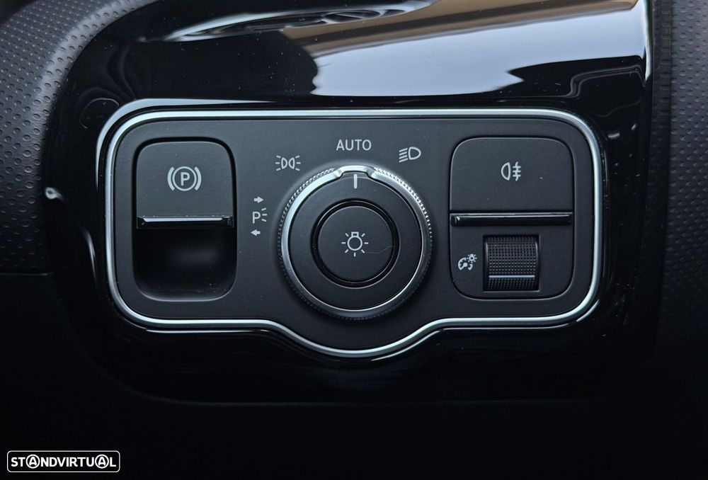 Mercedes-Benz A 250 - 18