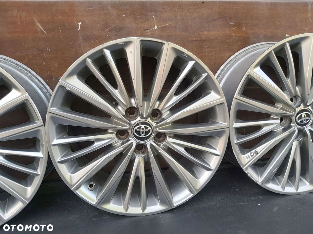 Toyota Auris Corolla E16 E18 Avensis T27 Alufelgi felgi 18 5x114,3 7J et45 - 5