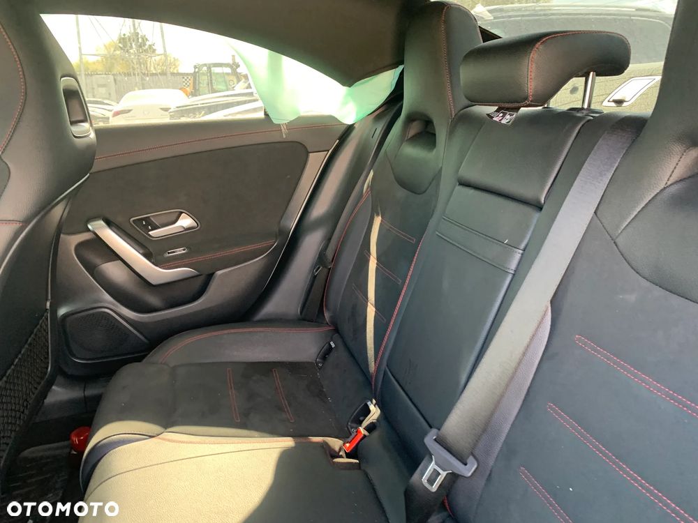 Mercedes-Benz CLA 250 4-Matic 7G-DCT - 13