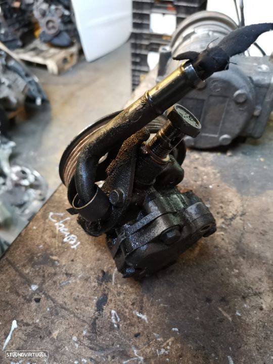 KIA CARENS 2002 2.0 CRDI BOMDA DIRECÇÃO ASSISTIDA BD001 - 2