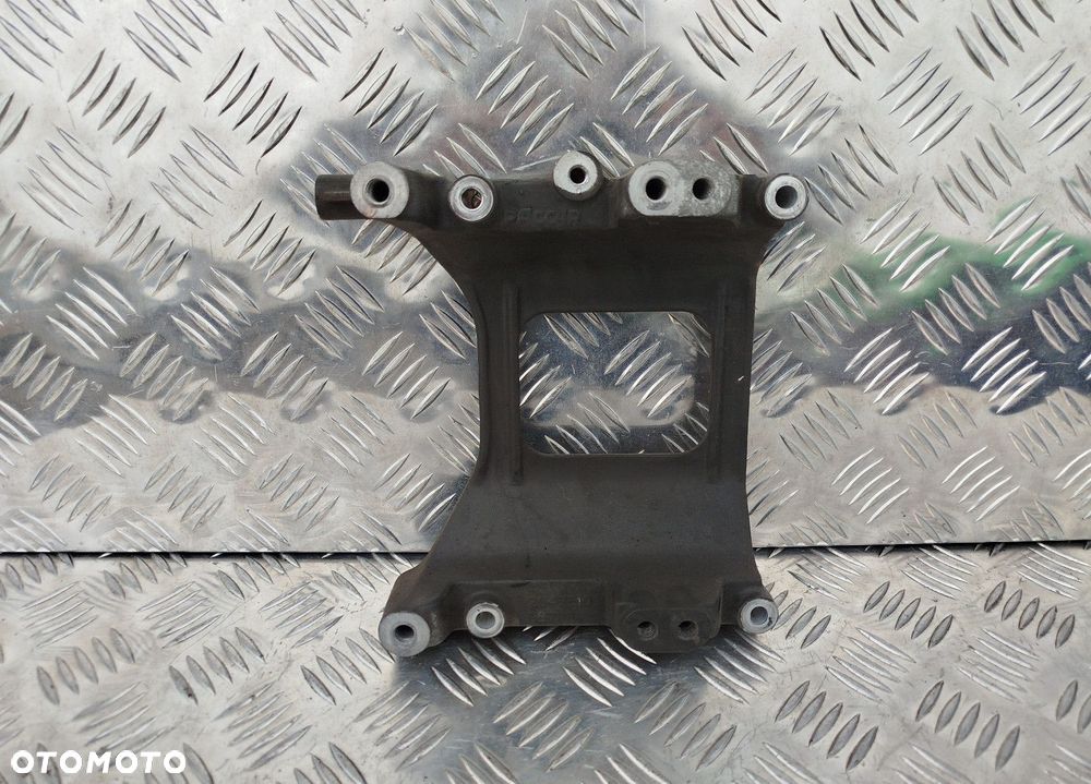 WSPORNIK MOCOWANIE ALTERNATORA DAF NGD XF XG XG+ 2047510 - 3