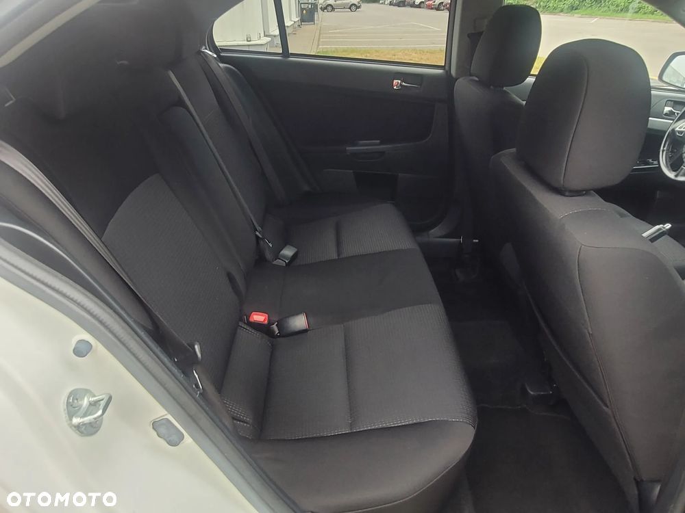 Mitsubishi Lancer Sportback 1.6 ClearTec - 10