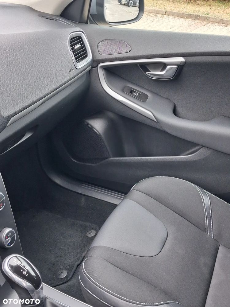 Volvo V40 D3 Drive-E Momentum - 12