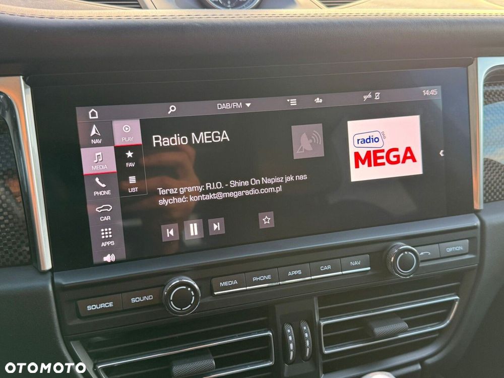 Porsche Macan Turbo - 27