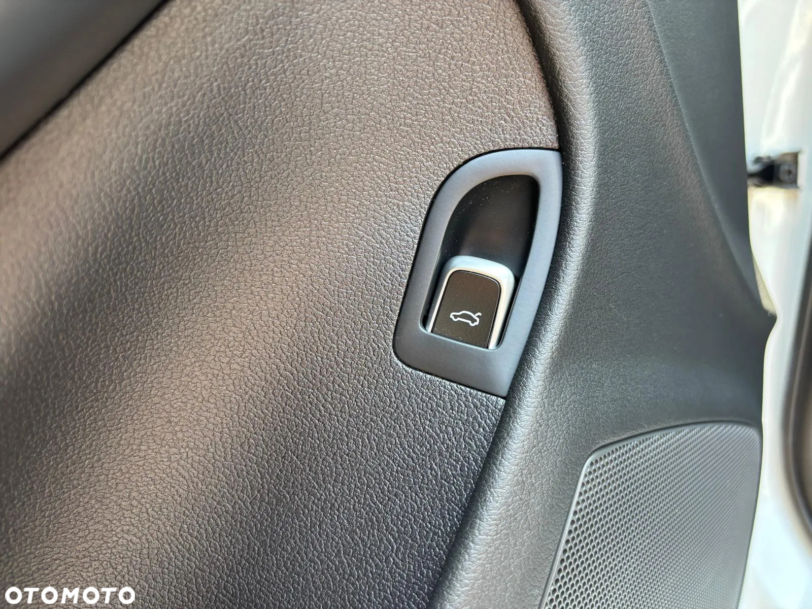 Audi A4 Avant 2.0 TDI DPF clean diesel Ambiente - 31
