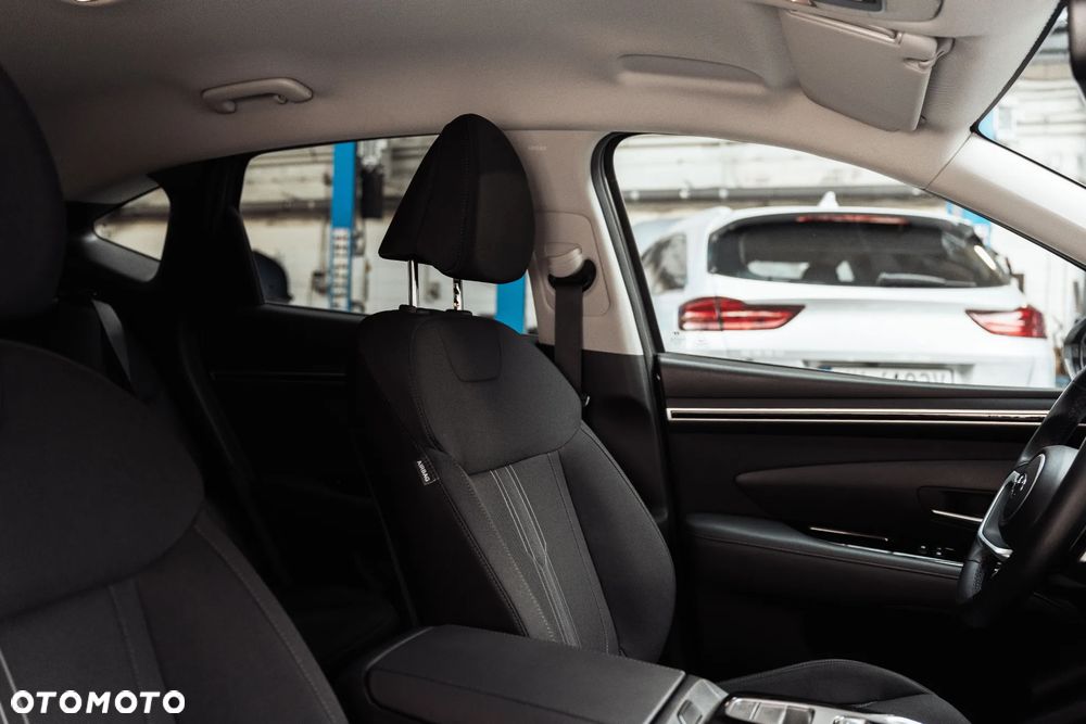 Hyundai Tucson 1.6 T-GDi HEV Executive 2WD - 23