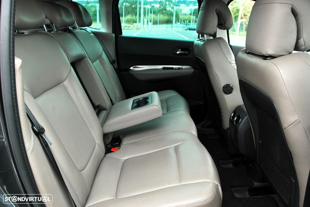 Peugeot 3008 2.0 HDi Hybrid4 - 7