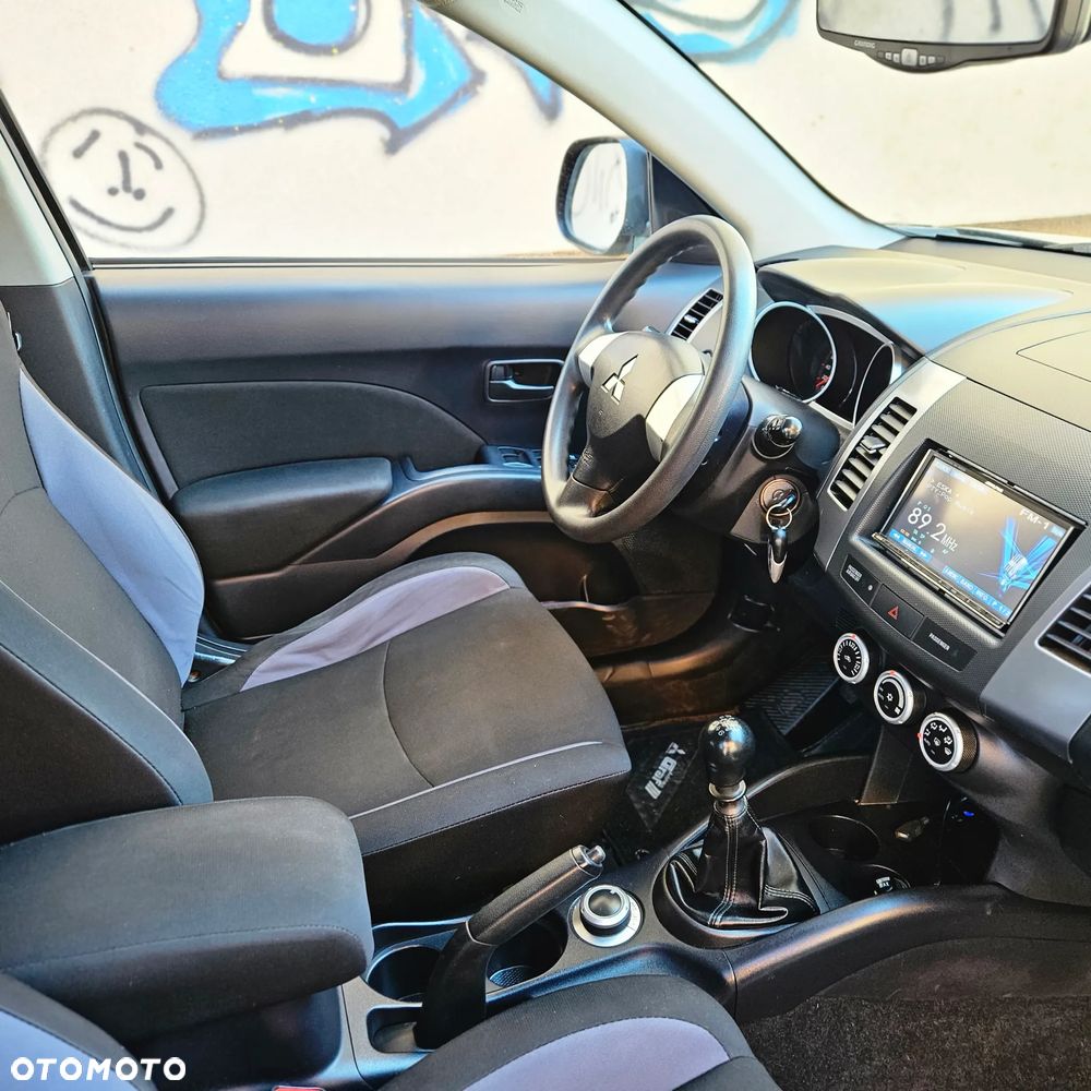 Mitsubishi Outlander - 14