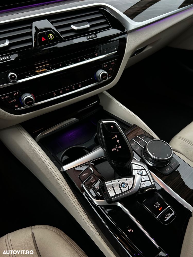 BMW Seria 5 518d Touring Aut. Luxury Line - 9