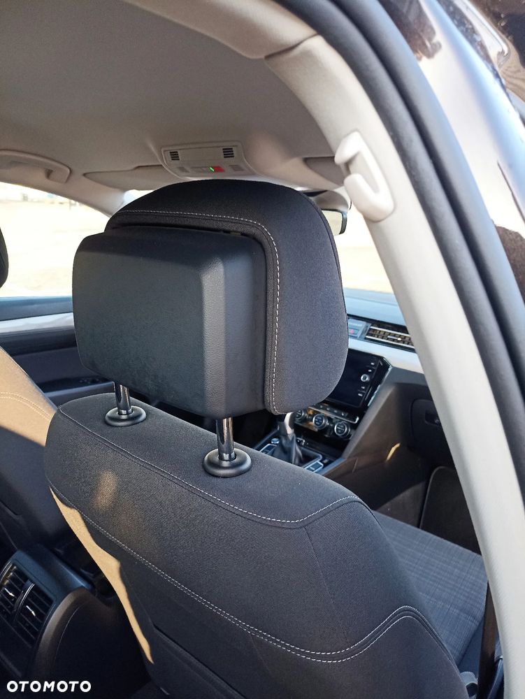 Volkswagen Passat 2.0 TDI EVO Business - 12